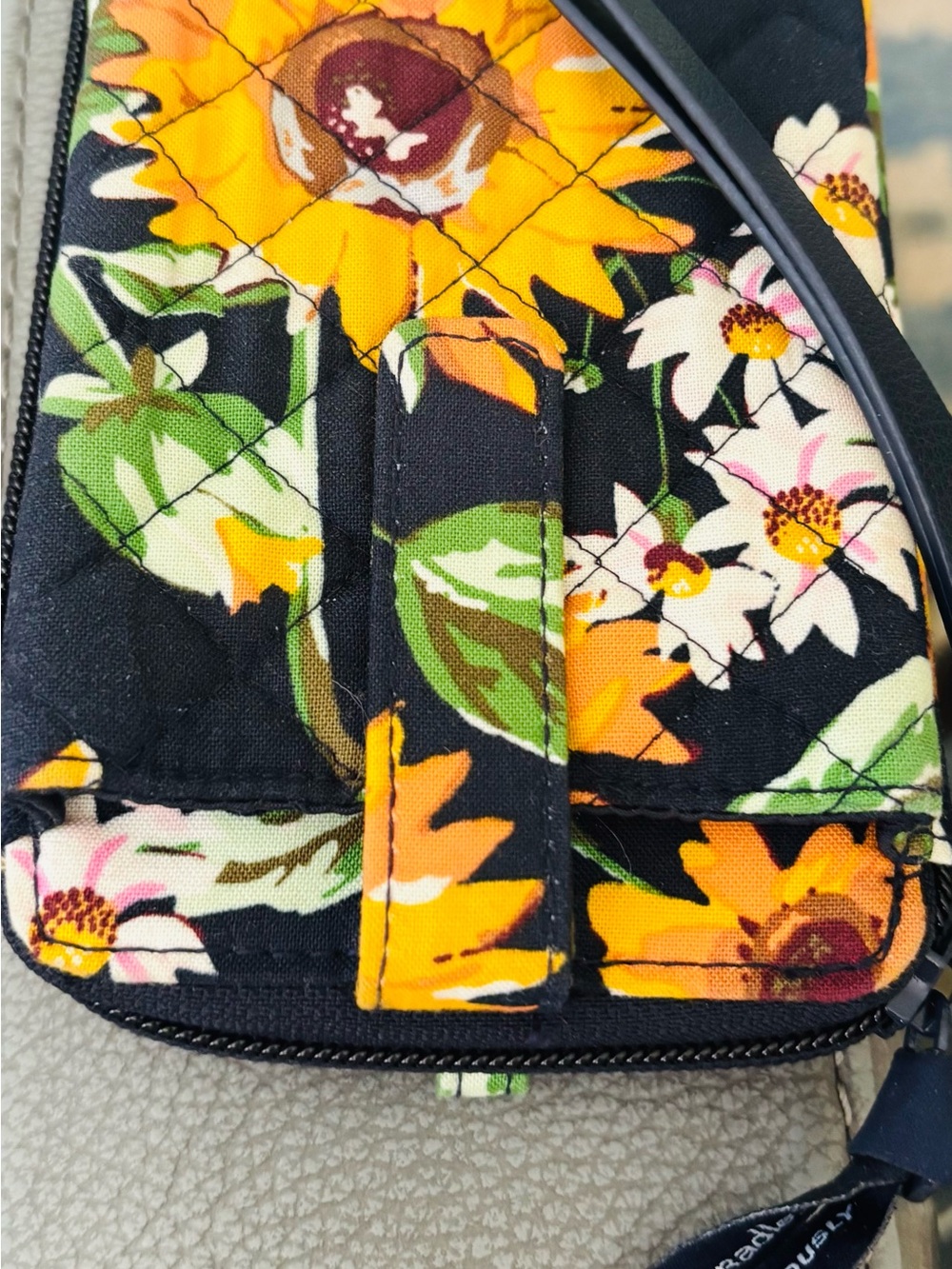 Vera Bradley Black Floral Sunflower ID Wristlet - Picture 3 of 4
